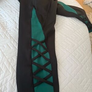 POP Fit Black Leggings with Green Accent NWT